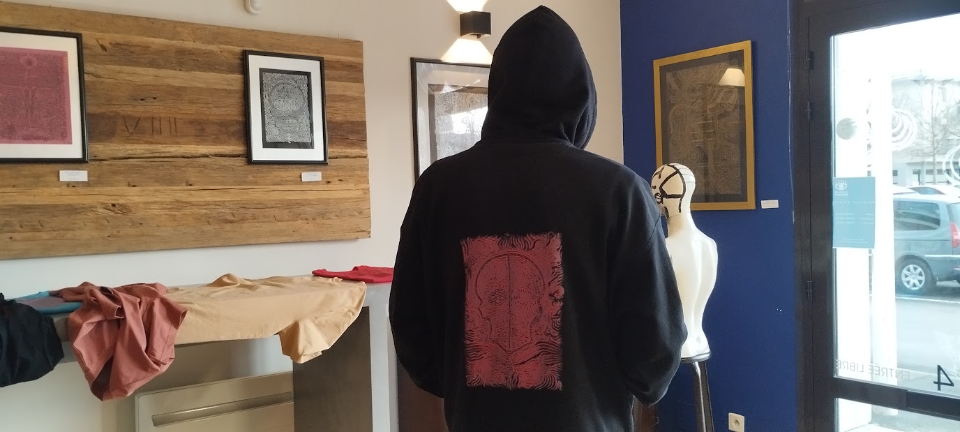 Vue portée d'un pull réalisé par L'Art Ttsse